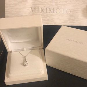 Beautiful Mikimoto Pearl Wh Gold+ Diamond Necklace